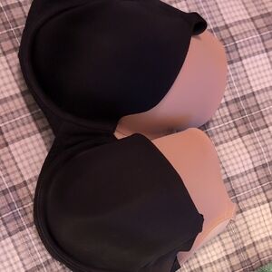 Women's Black and Tan Bra